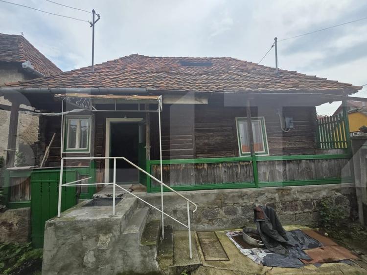 Casă individuală cu 2 camere cu Teren 982 Mp în Bixad