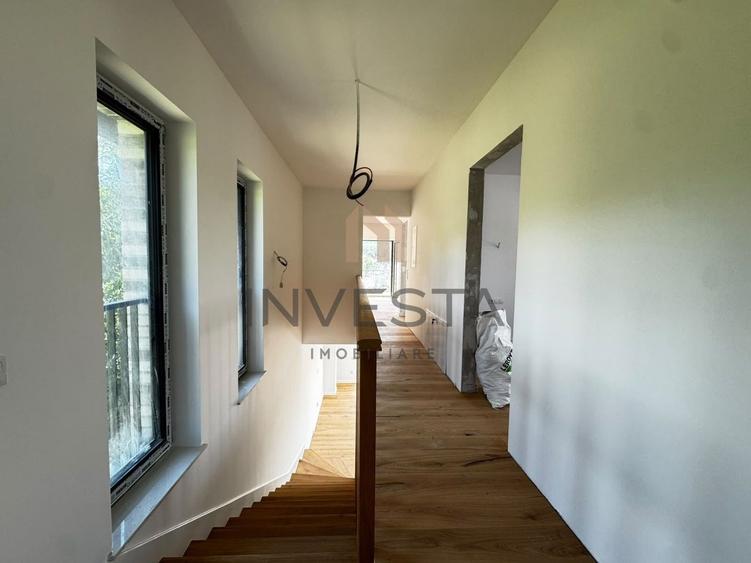 Casă individuală cu 5 camere cu Canalizare în Făget