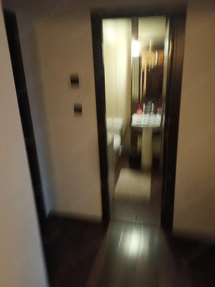 Apartament cu 2 camere decomandat în Craiovița Nouă