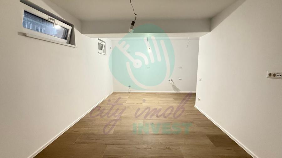 Apartament cu 3 camere semidecomandat în Eminescu