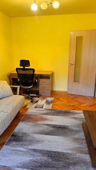 Apartament cu 3 camere decomandat în Bucovina