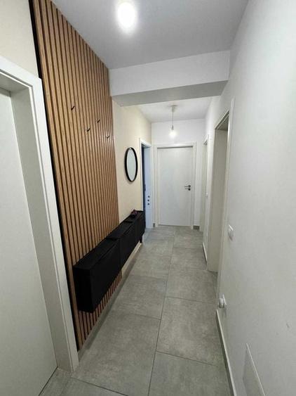 Apartament cu 2 camere decomandat în Tractorul