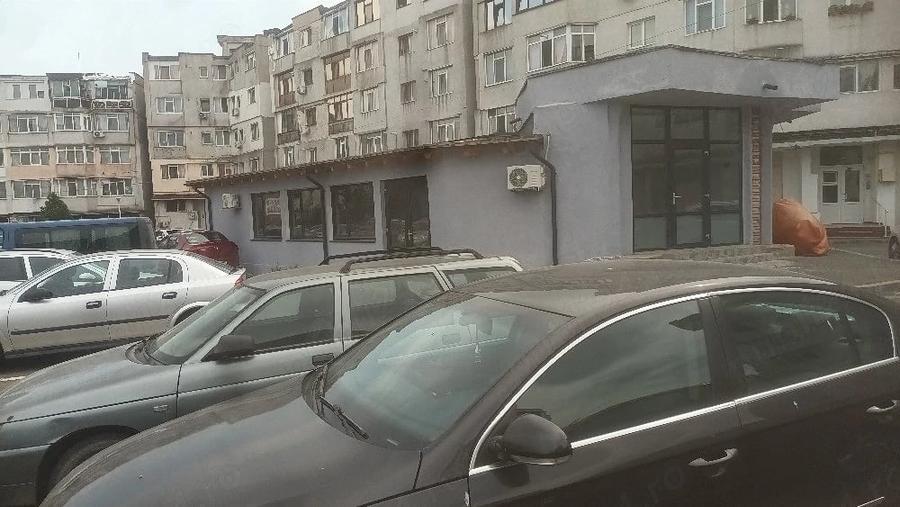 Spațiu comercial, de 82 mp, în Micro 14