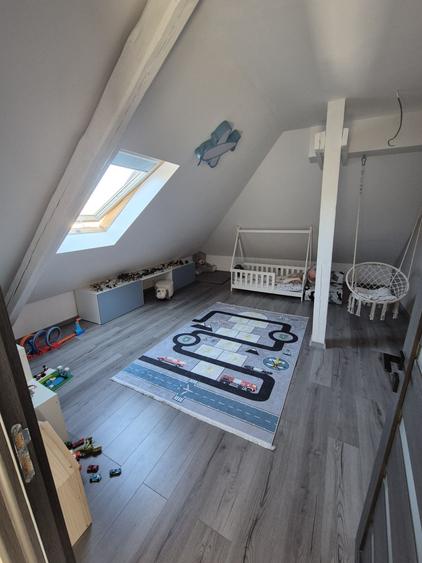 Apartament cu 4 camere în Aurel Vlaicu