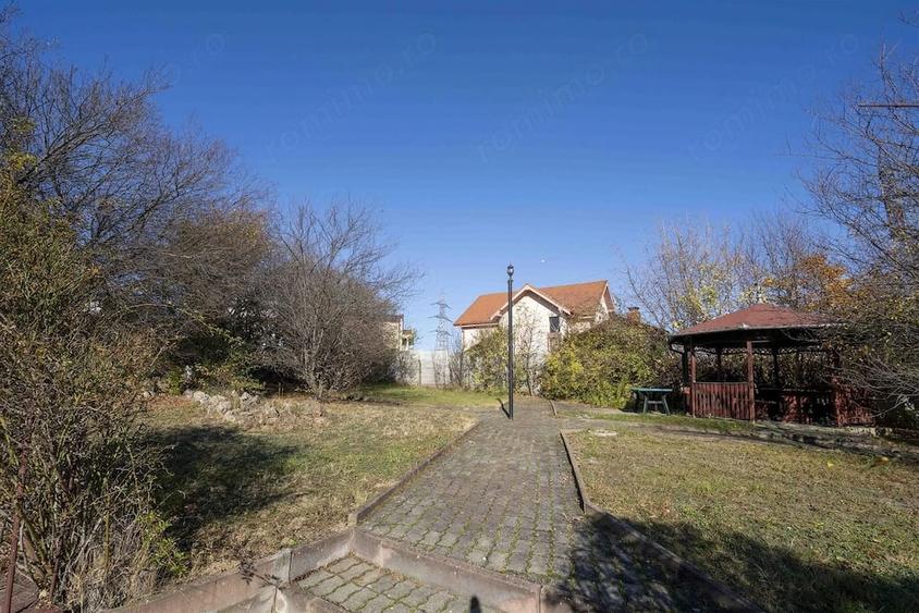 Spațiu comercial, de 599 mp, în Sânmartin