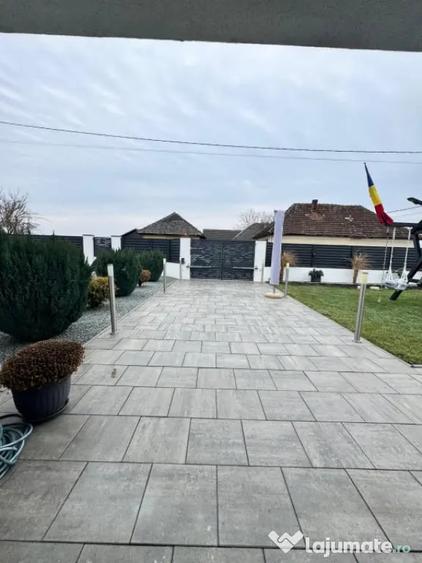 Casă cu 7 camere cu Teren 900 Mp în Hideaga