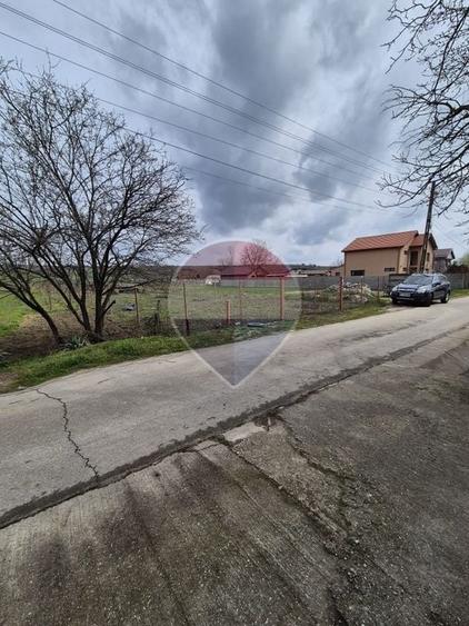Teren Construcții intravilan de 861 mp, în Pielești