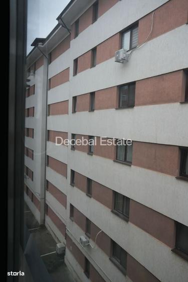 Garsonieră decomandată în Roșu