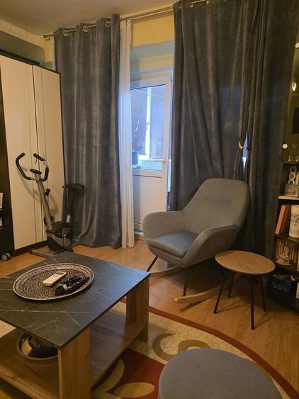 Apartament cu 3 camere decomandat în Sebastian