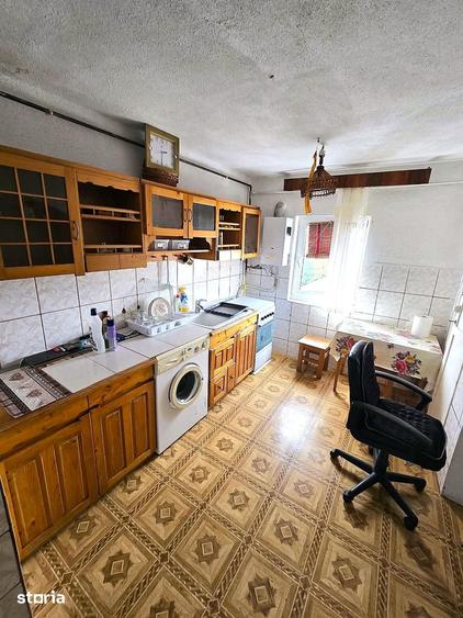 Apartament 2 camere semidecomandat, Micro 16 Str. Universului nr. 8 - 20