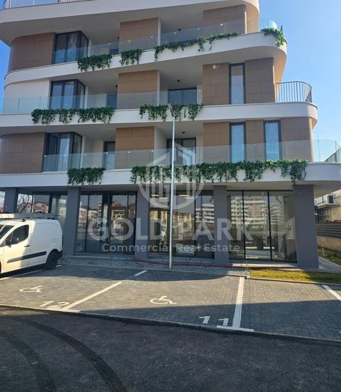 Spațiu comercial, de 75 mp, în Florești