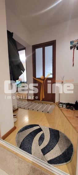 Apartament cu 3 camere decomandat în Craiter