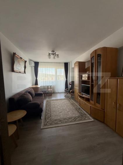 Apartament cu 3 camere decomandat în Tudor