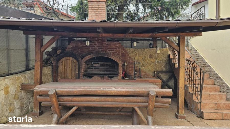 Casă cu 5 camere cu Teren 950 Mp în Bucium