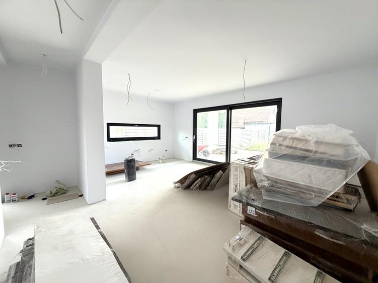 Duplex cu 4 camere cu Canalizare în Dumbrăvița