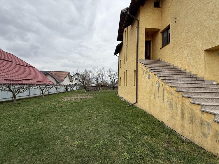 Casă individuală cu 9 camere cu Canalizare în Burdujeni