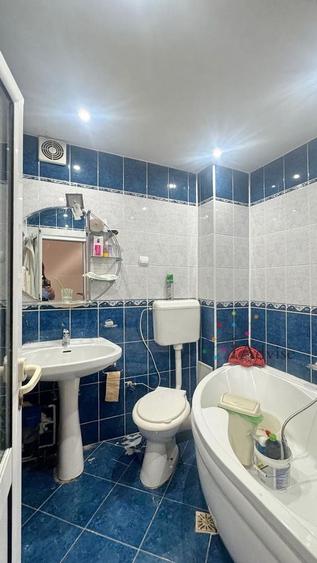 CASA CU 4 CAMERE IN ZONA BARTOLOMEU - CARIEREI - 23