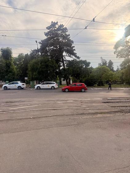 Garsonieră decomandată în Rogerius