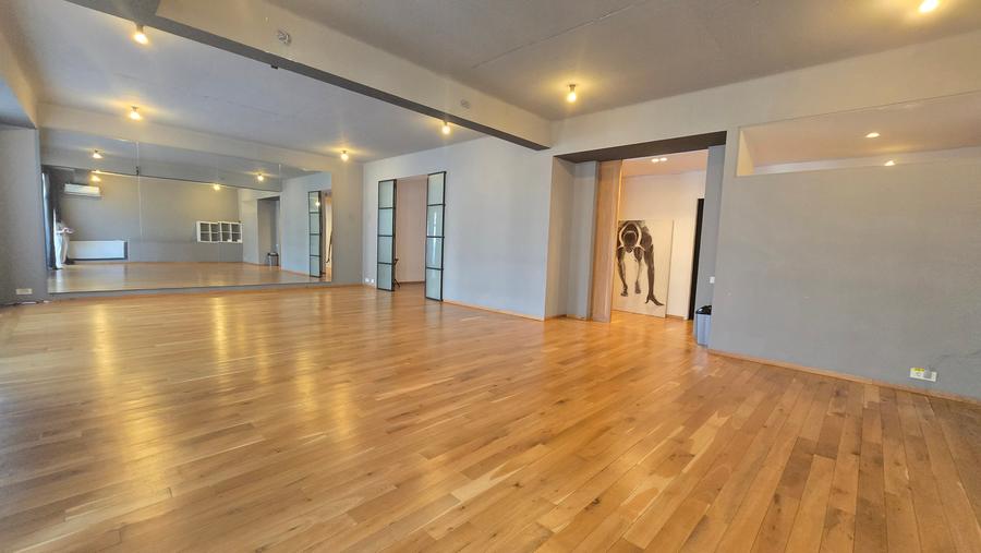 Apartament cu 4 camere decomandat în Eminescu