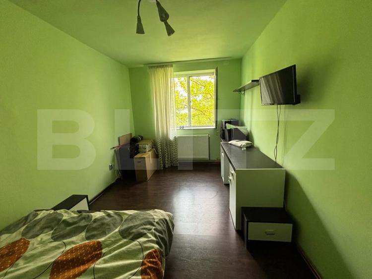 Apartament cu 3 camere decomandat, mobilat în Cina