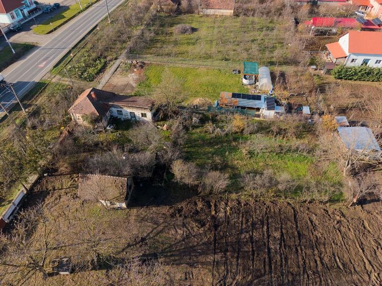 Casă individuală cu 3 camere cu Canalizare în Mândruloc