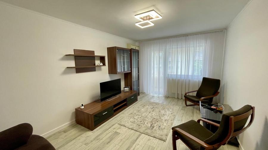 Apartament cu 3 camere decomandat, mobilat în Ultracentral