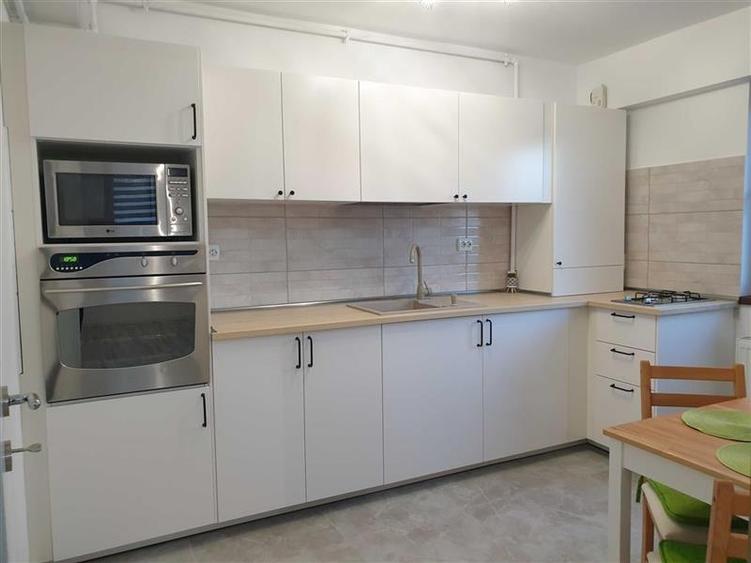 Inchiriere 2 camere metrou Constantin Brincoveanu - 4