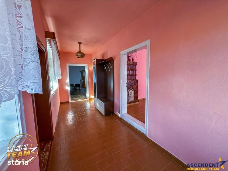Casă cu 3 camere cu Teren 1749 Mp în Lunga