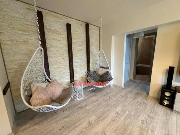 Apartament cu 2 camere, mobilat în Titan