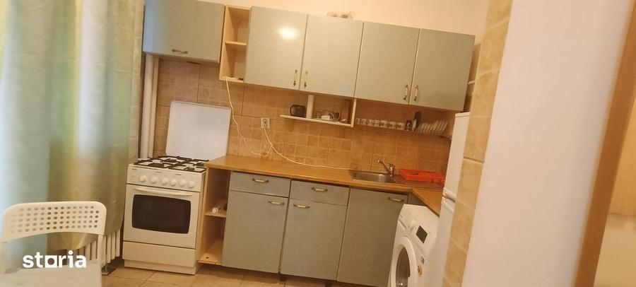 Apartament cu 2 camere semidecomandat în Grivița