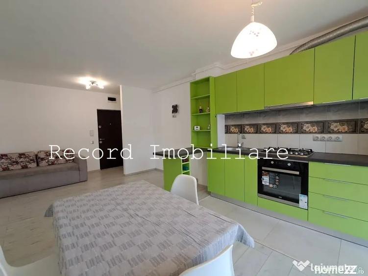 Apartament cu 3 camere semidecomandat în Mărăști