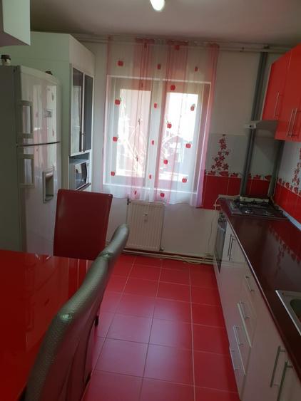 Apartament cu 2 camere decomandat în Exterior Vest