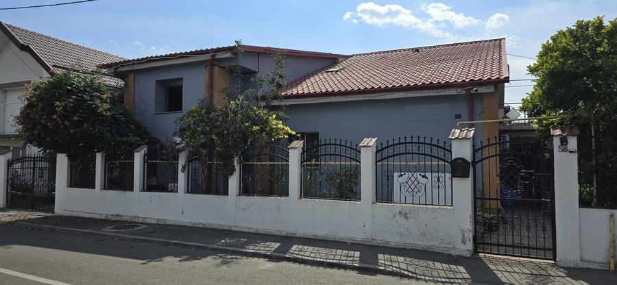 Casă cu 4 camere în Bariera Vâlcii