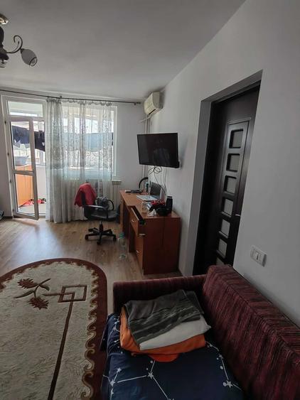 Apartament cu 2 camere semidecomandat în Dristor