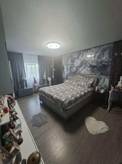 Apartament cu 3 camere decomandat în Lacu