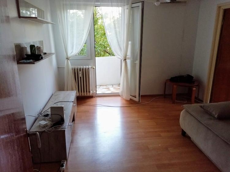 Apartament cu 2 camere semidecomandat, mobilat în Berceni