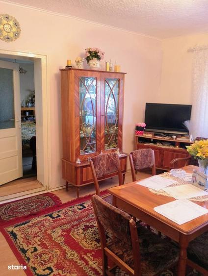 Casă cu 6 camere cu Teren 570 Mp în Ghirodei