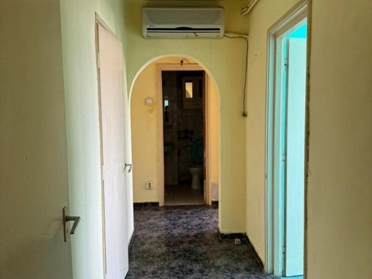 Apartament cu 3 camere decomandat în Dristor