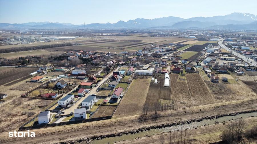Teren de 6000 mp, în Stupini