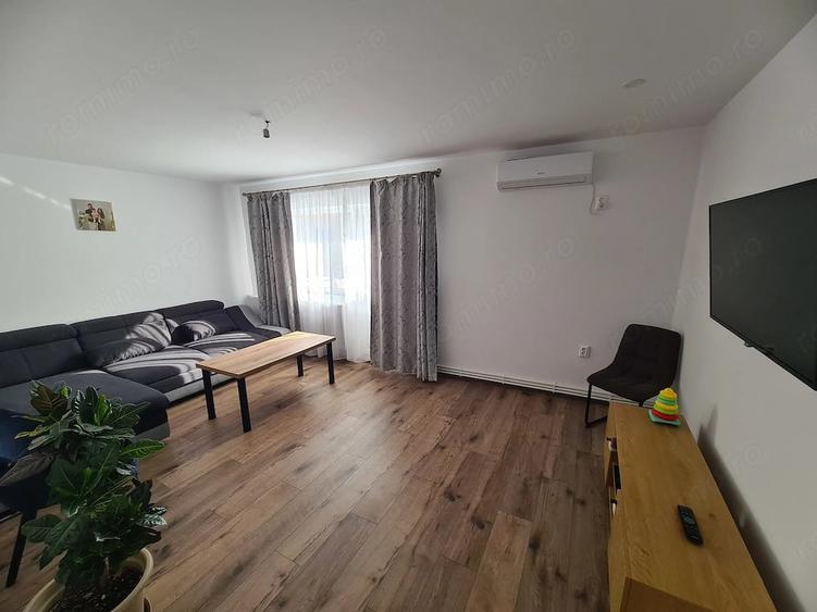 Apartament cu 4 camere decomandat în Central