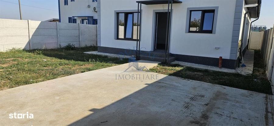 Casă cu 4 camere cu Teren 332 Mp în Cârcea
