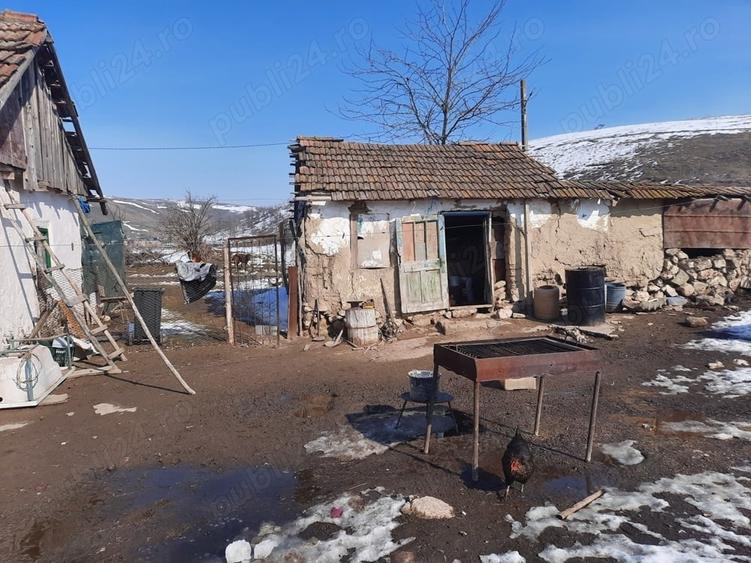 Casă cu 4 camere în Central