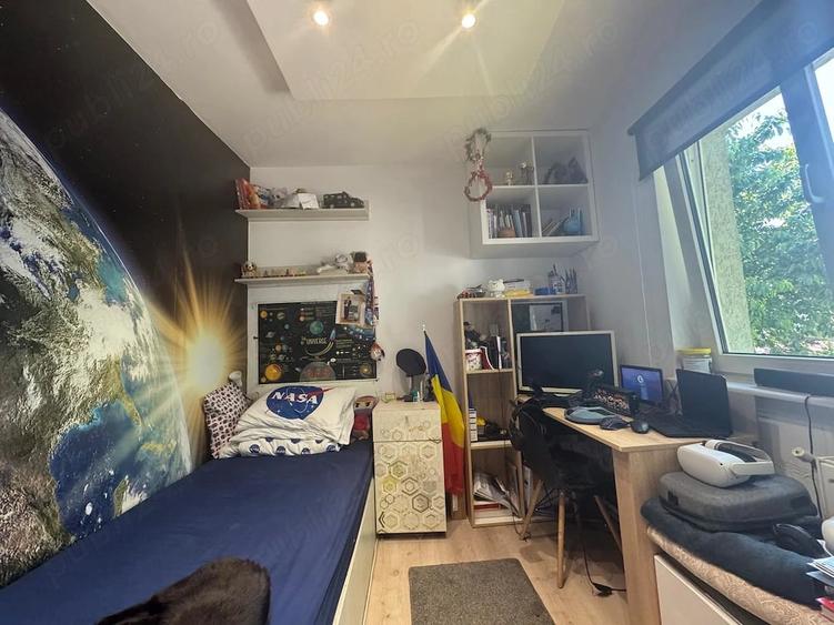 Apartament cu 4 camere decomandat în Central