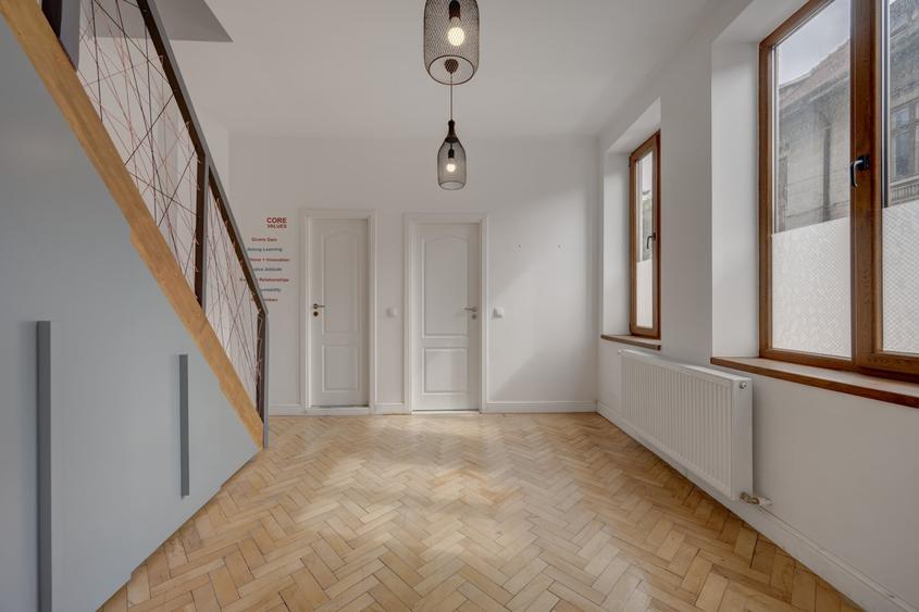 In Cartierul Evreiesc, casa 3 camere pivnita si mansarda open space. - 4