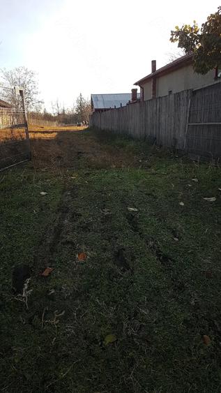 Teren de 3100 mp, în Lipia