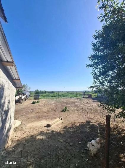 Casă cu 2 camere cu Teren 2156 Mp în Central