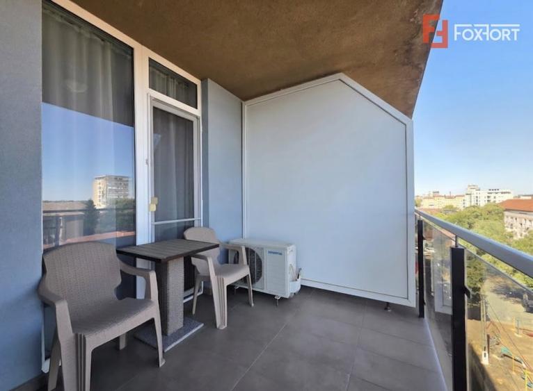 Apartament cu 2 camere semidecomandat, mobilat în Romanilor