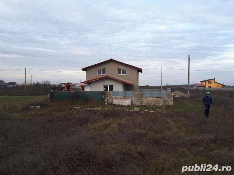 Casă cu Teren 5000 Mp în Central