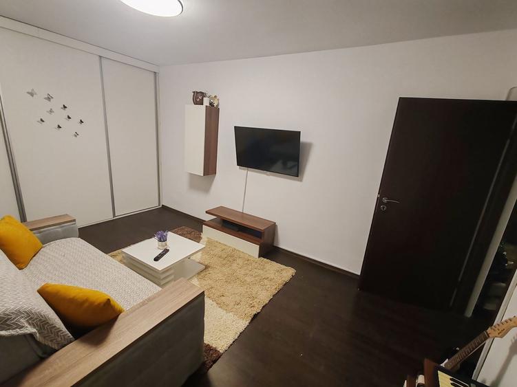 Se inchiriaza apartament 2 camere decomandat,pe termen lung - 7