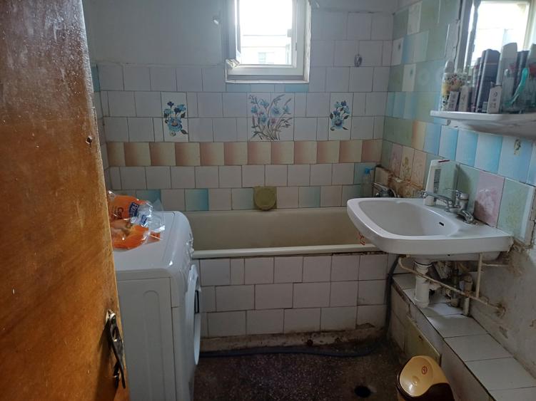Apartament cu 3 camere decomandat în Aviației